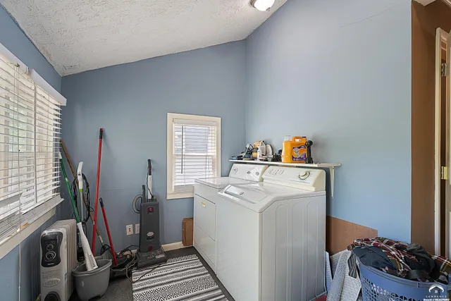 $283,900 | 1950 Barker Avenue, Lawrence, KS 66046