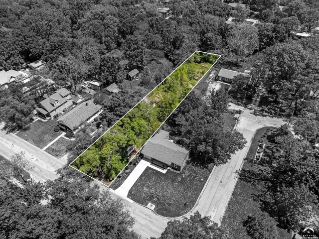 $283,900 | 1950 Barker Avenue, Lawrence, KS 66046