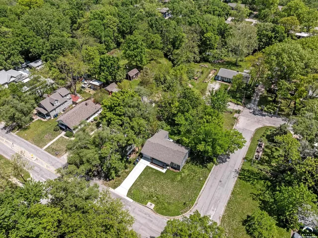 $283,900 | 1950 Barker Avenue, Lawrence, KS 66046