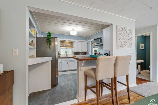 $283,900 | 1950 Barker Avenue, Lawrence, KS 66046