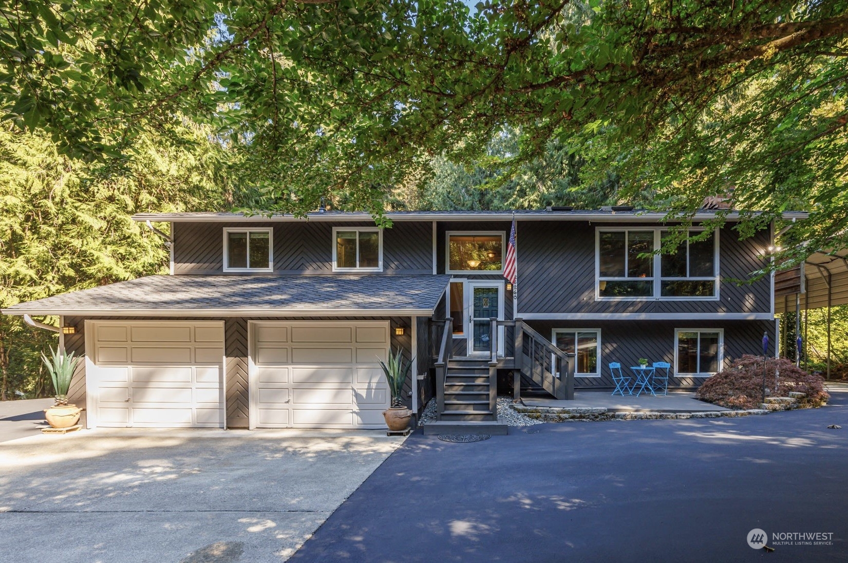 25260 Southeast Mirrormont Way, Issaquah, WA 98027 Compass