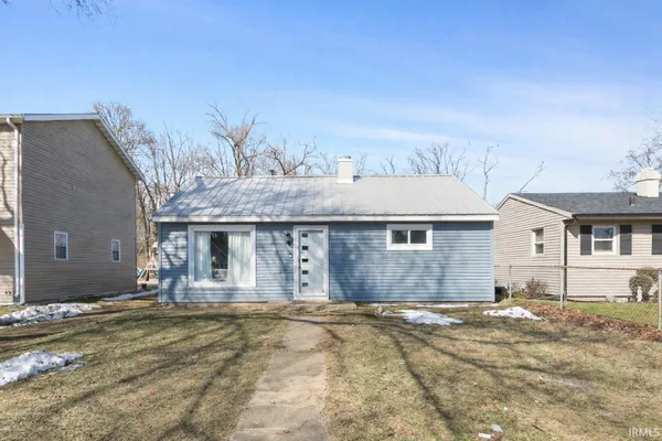 $324,900 | 1423 Corby Boulevard, South Bend, IN 46617