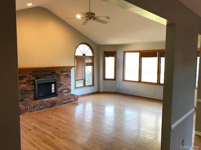 348 Oakbridge Drive Rochester, MI 48306 - Photo 6 of 35