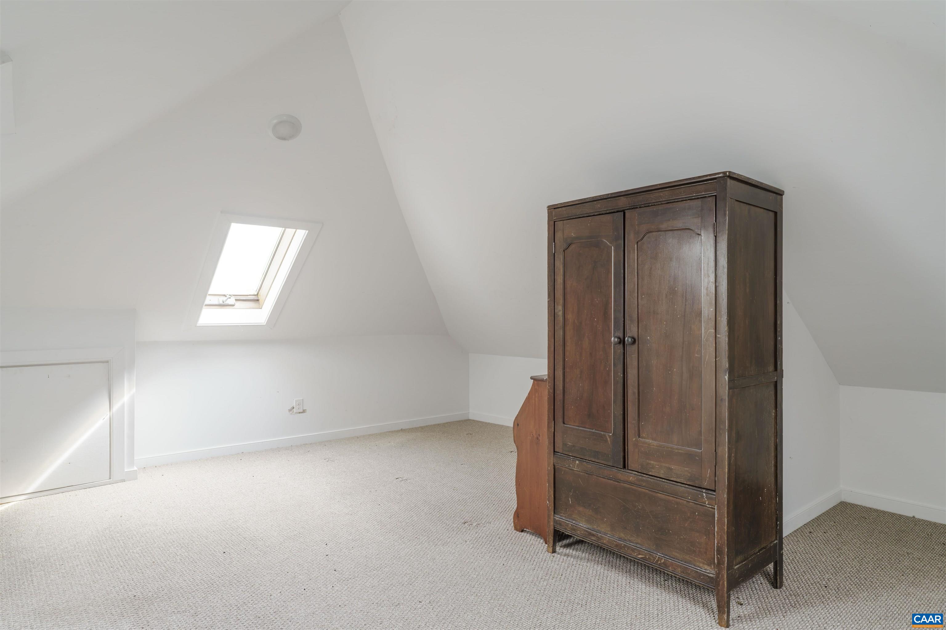5515 Gordonsville Road Keswick, VA 22947 - Photo 22 of 46 an empty room with window