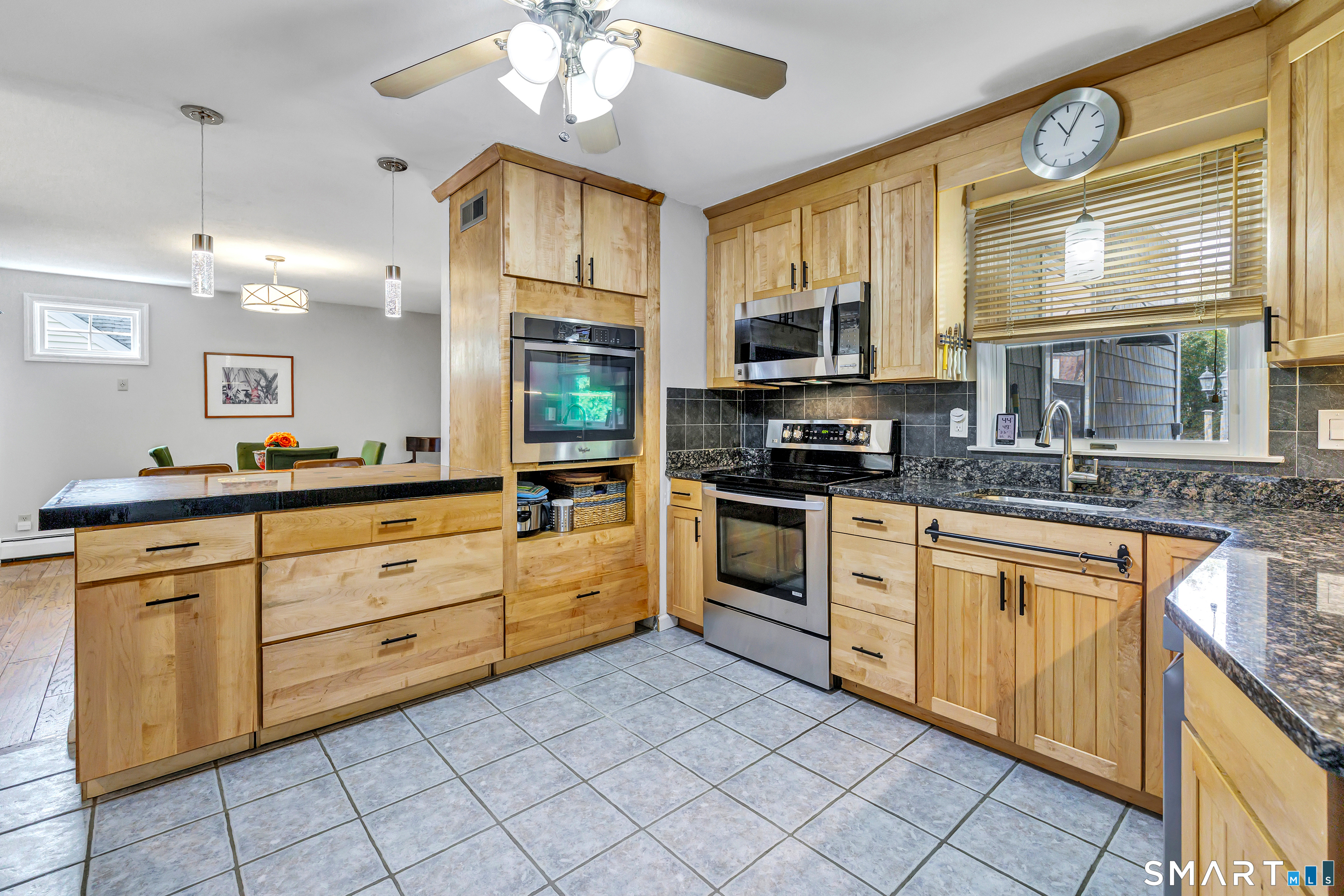 8 Koger Road Trumbull, CT 06611 - Photo 9 of 40