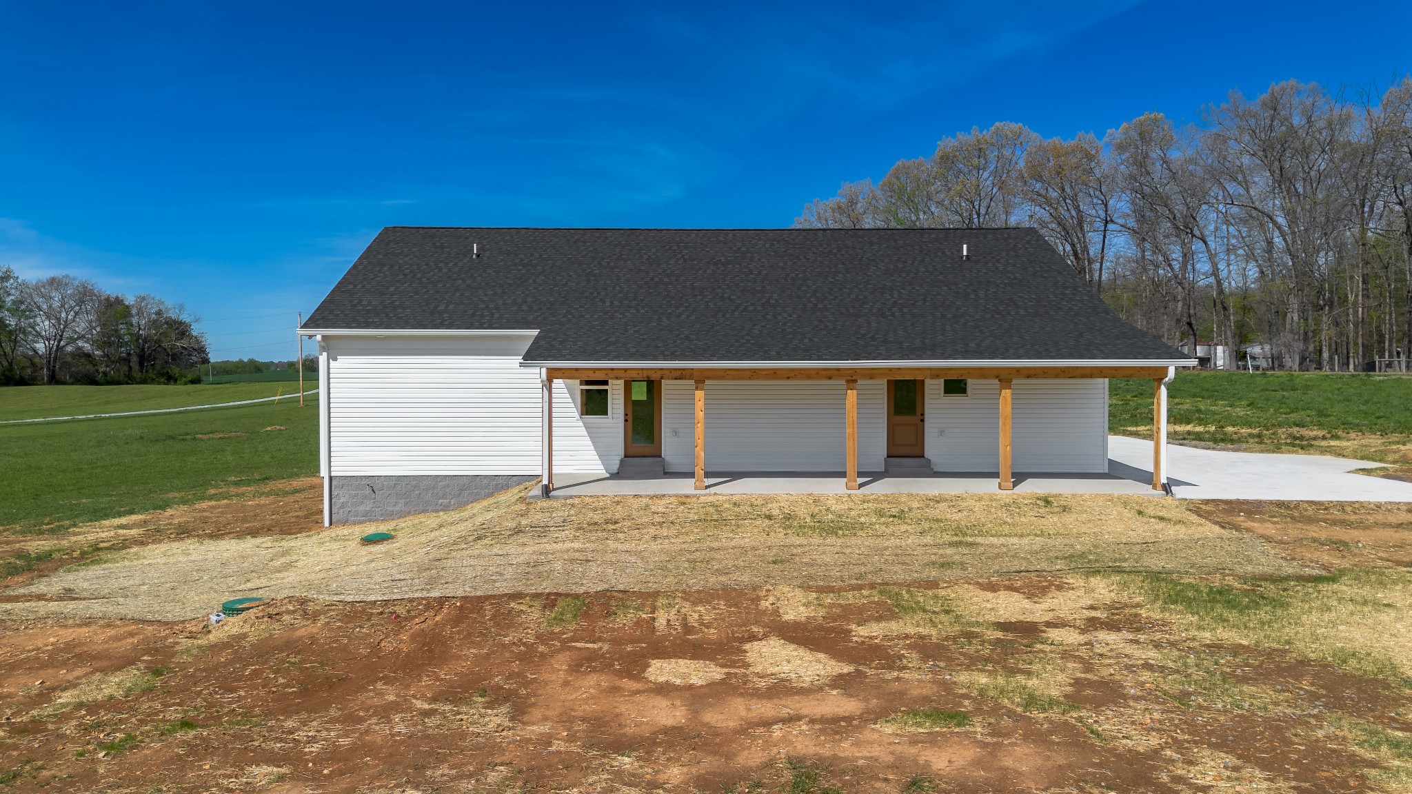 4031 Wells Road Springfield, TN 37172 - Photo 2 of 39 a front view of a house with a yard