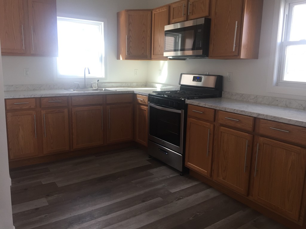 46 Buffinton Street Fall River, MA 02721 - Photo 2 of 26 Gallery Image 2