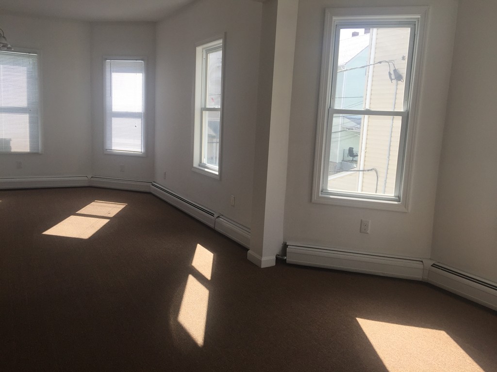 46 Buffinton Street Fall River, MA 02721 - Photo 4 of 26 Gallery Image 4