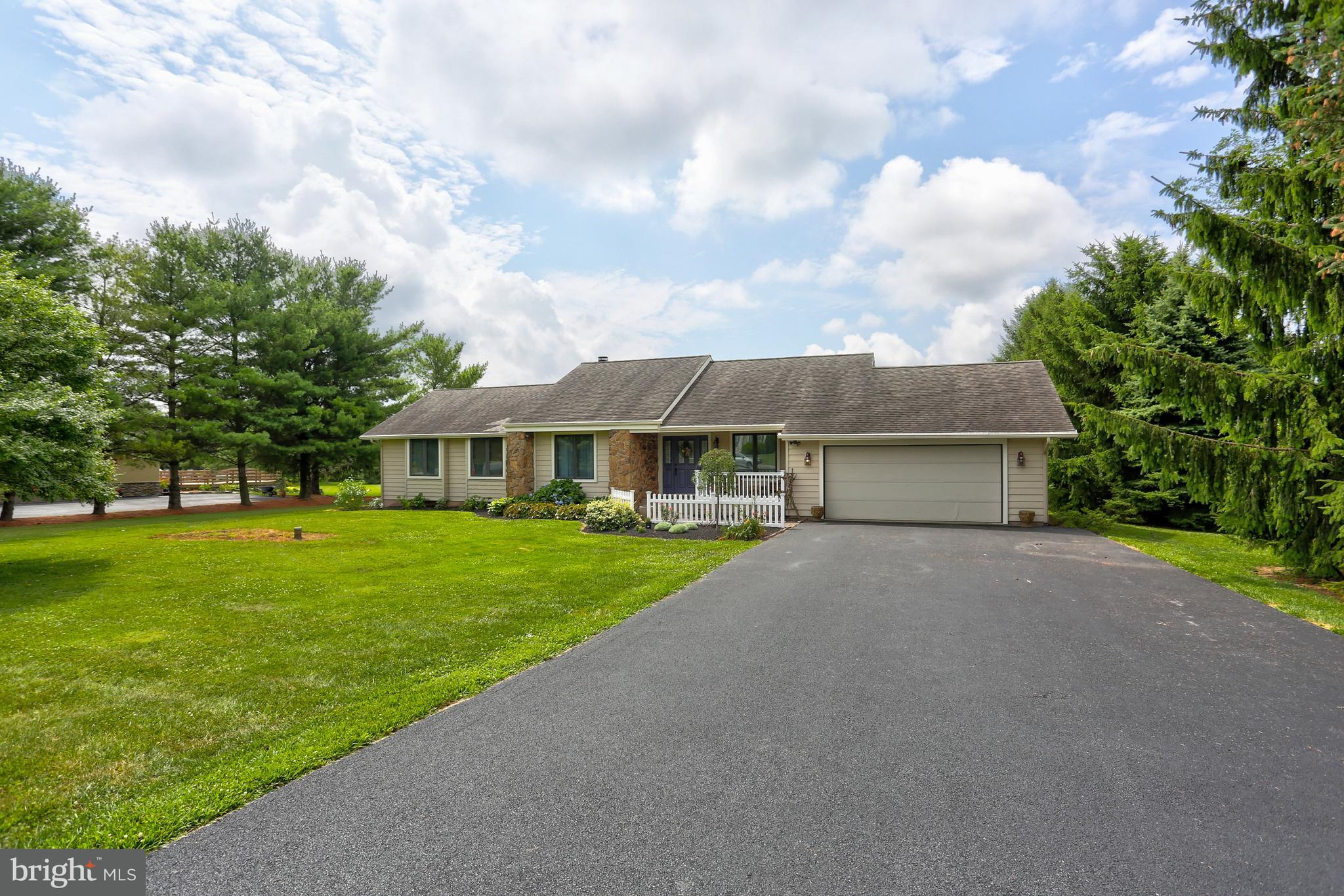 968 Buckwalter Road Lititz, PA 17543 - Photo 2 of 37