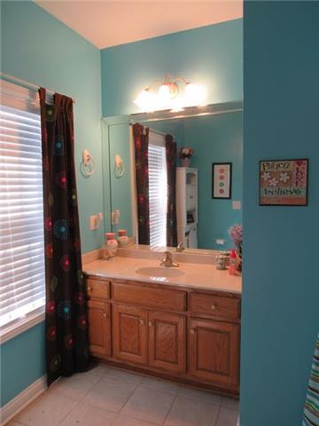 408 Witcher Hollow Road Red Boiling Springs, TN 37150 - Photo 6 of 18 full bath off the one of the upstairs bedrooms