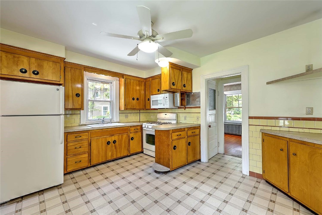 20 Summit Avenue Providence, RI 02906 - Photo 16 of 40