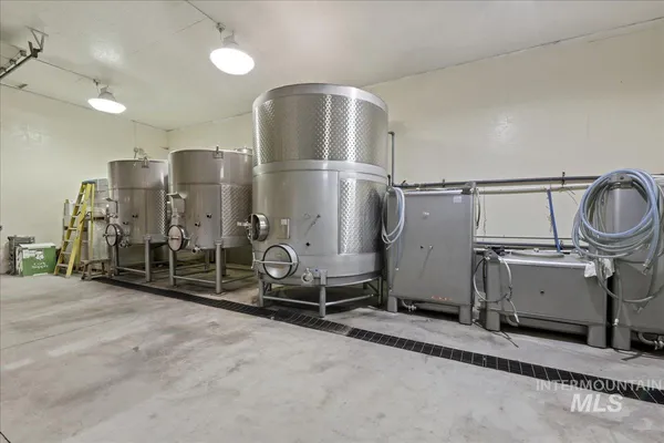 $1,900,000 | 24013 Arena Valley Road, Parma, ID 83660