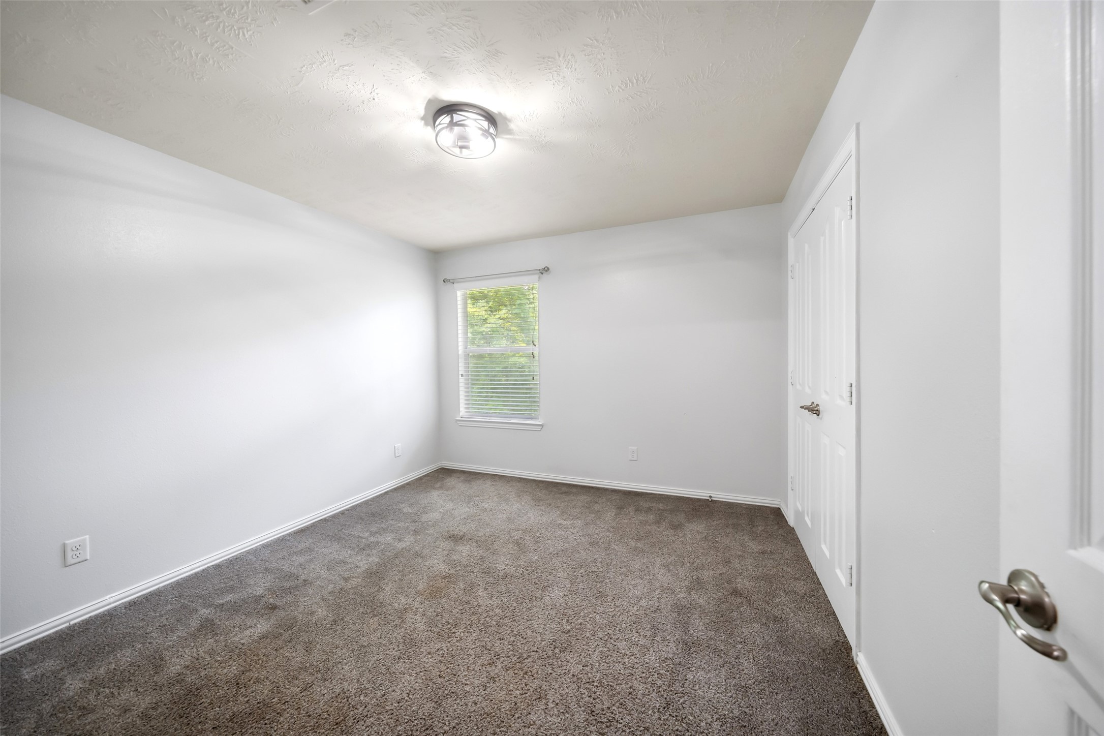 81 Palos Verde Conroe, TX 77304 - Photo 26 of 36 Bedroom 3
