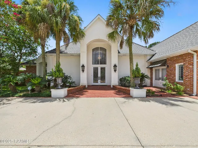 $2,350,000 | 327 Beverly Drive, Lafayette, LA 70503