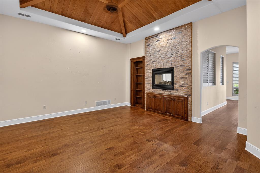 701 West Walcott Street Pilot Point, TX 76258 - Photo 27 of 39 Gallery Image 27