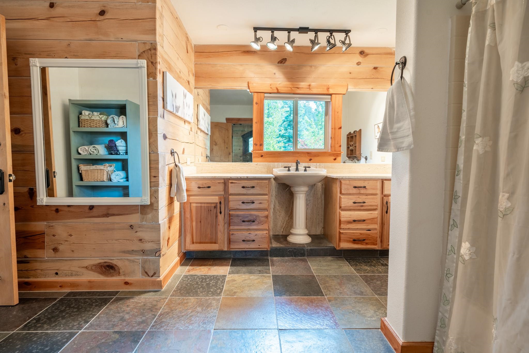 216 West Gibbs Road Spokane, WA 99224 - Photo 18 of 48