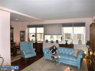 220 West Rittenhouse Square, Unit 4D Philadelphia, PA 19103 - Photo 3 of 7 Living Room