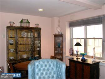 220 West Rittenhouse Square, Unit 4D Philadelphia, PA 19103 - Photo 4 of 7 Living Room