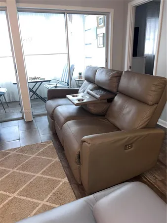 $1,850 | 4740 Northwest 21st Street, Unit 4P, Lauderhill, FL 33313