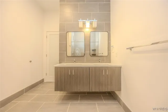 $2,650 | 1020 Elmwood Avenue, Unit 402, Buffalo, NY 14222