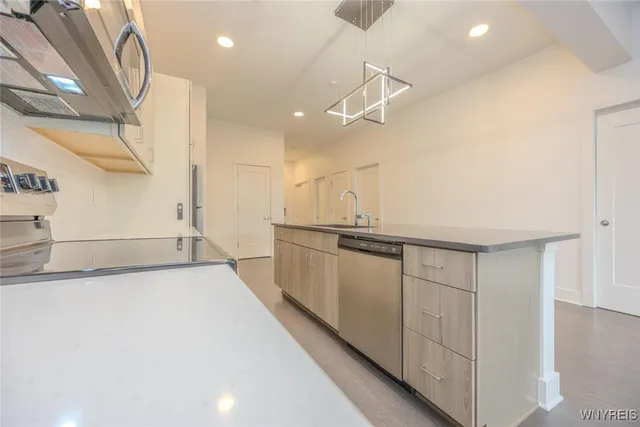 $2,650 | 1020 Elmwood Avenue, Unit 402, Buffalo, NY 14222