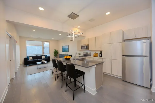 $2,650 | 1020 Elmwood Avenue, Unit 402, Buffalo, NY 14222