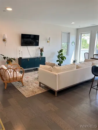 $2,650 | 1020 Elmwood Avenue, Unit 402, Buffalo, NY 14222