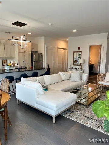 $2,650 | 1020 Elmwood Avenue, Unit 402, Buffalo, NY 14222