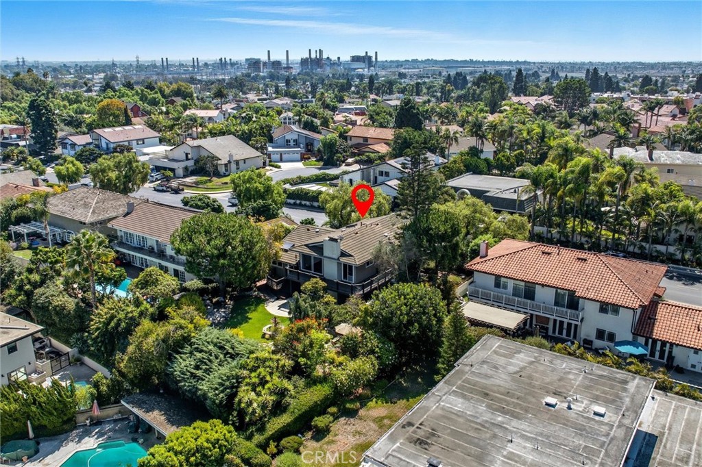 6301 East Bixby Hill Road Long Beach, CA 90815 - Photo 40 of 48 an aerial view of a houses with a yard