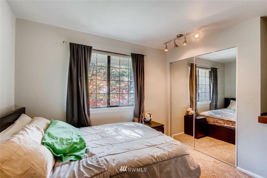 18122 East Spring Lake Drive Southeast Renton, WA 98058 - Photo 15 of 25