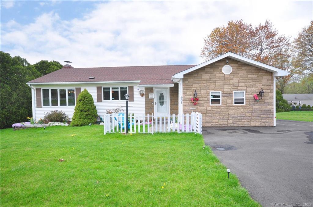 985 Maple Street Wethersfield, CT 06109 - Photo 1 of 1