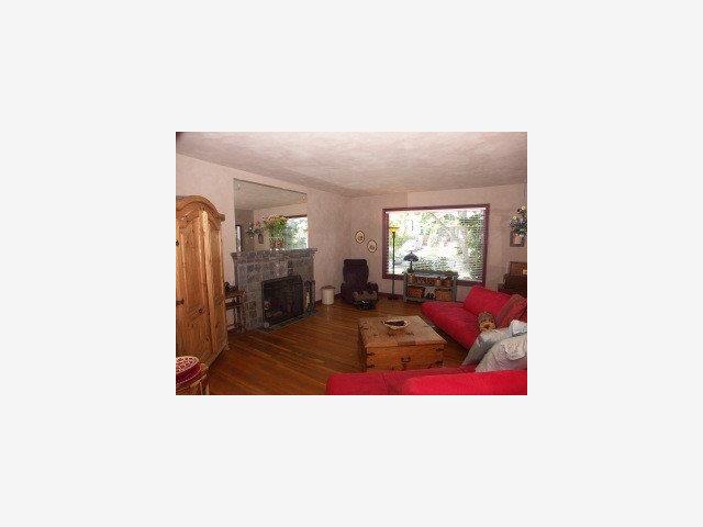 852 Fairfield Road Burlingame, CA 94010 - Photo 3 of 9 Gallery Image 3