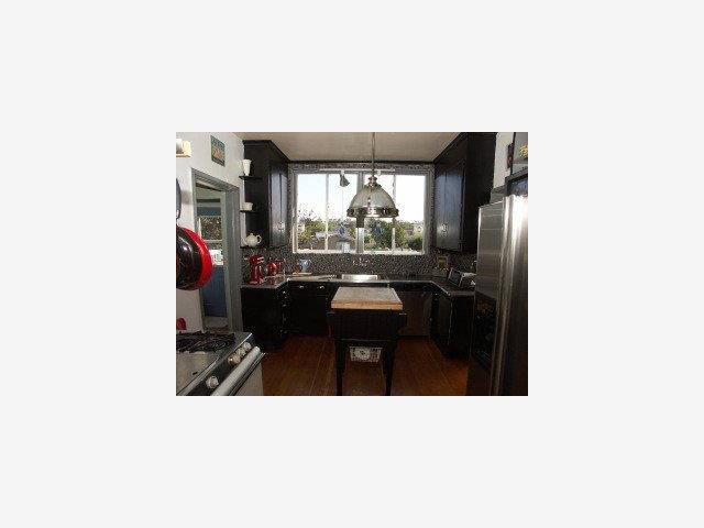 852 Fairfield Road Burlingame, CA 94010 - Photo 4 of 9 Gallery Image 4
