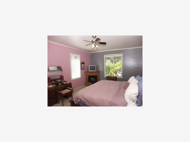 852 Fairfield Road Burlingame, CA 94010 - Photo 8 of 9 Gallery Image 8