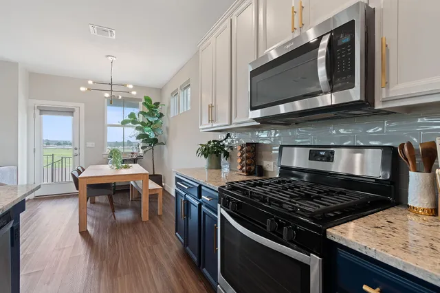 $3,000 | 7120 Silver Star Lane, Austin, TX 78744