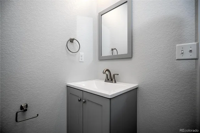 $979,000 | 404 South Oneida Way, Denver, CO 80224