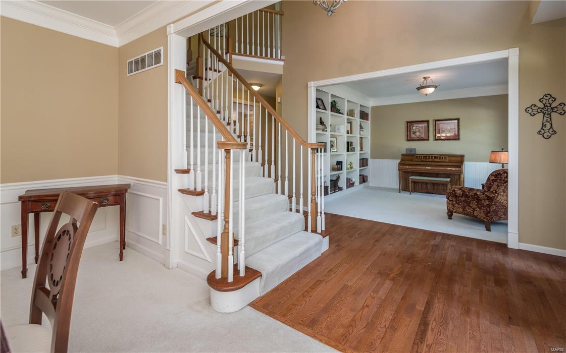 1100 Kiefer Ridge Court Ballwin, MO 63021 - Photo 3 of 31 Gallery Image 3