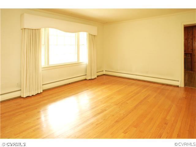 1909 Vandover Road Henrico, VA 23229 - Photo 4 of 12 Interior Space/Layout - Living room - Hardwood flo