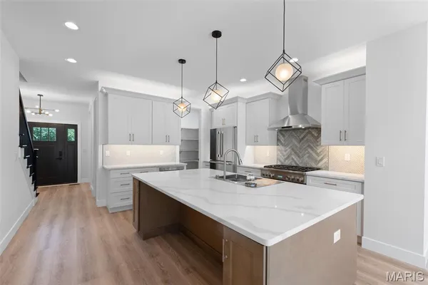 $849,900 | 408 Spears Street, St. Louis, MO 63127