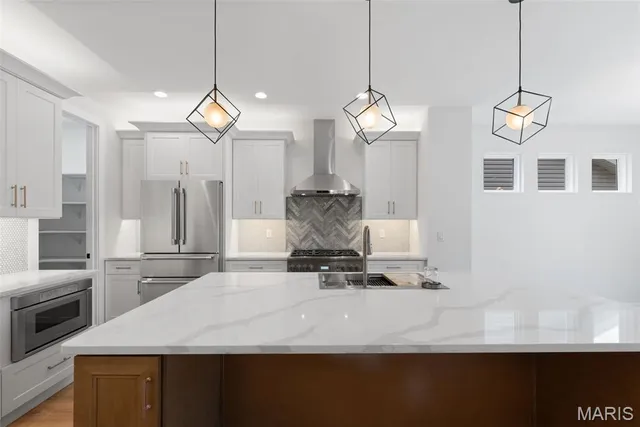 $849,900 | 408 Spears Street, St. Louis, MO 63127