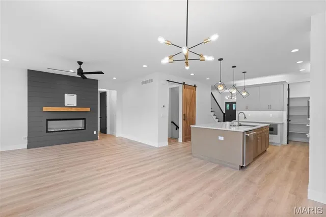 $849,900 | 408 Spears Street, St. Louis, MO 63127