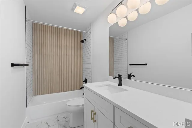 $849,900 | 408 Spears Street, St. Louis, MO 63127