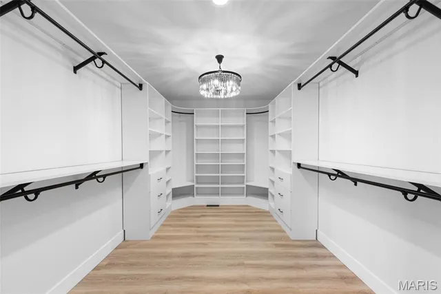 $849,900 | 408 Spears Street, St. Louis, MO 63127