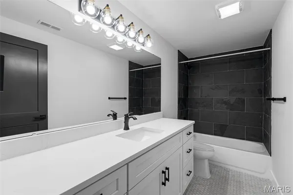 $849,900 | 408 Spears Street, St. Louis, MO 63127