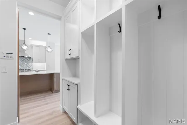 $849,900 | 408 Spears Street, St. Louis, MO 63127