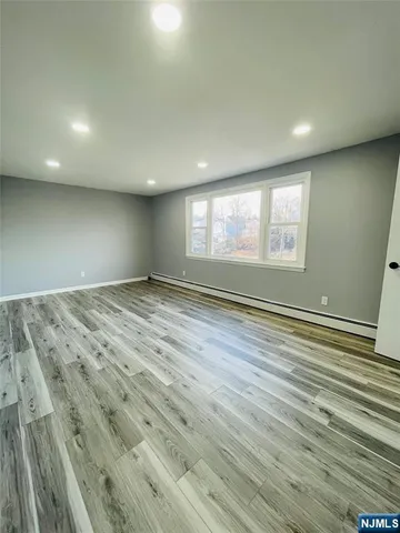 $2,000 | 624 Devon Street, Unit 2, Kearny, NJ 07032