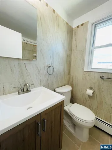 $2,000 | 624 Devon Street, Unit 2, Kearny, NJ 07032