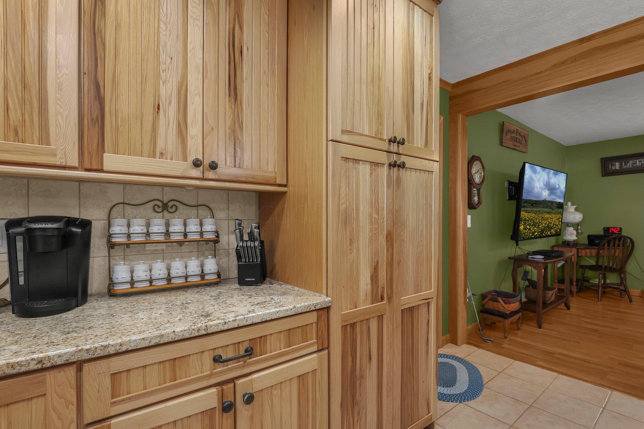 7730 National Road Southwest Etna, OH 43062 - Photo 20 of 83 Pantry, & Coffee Counter