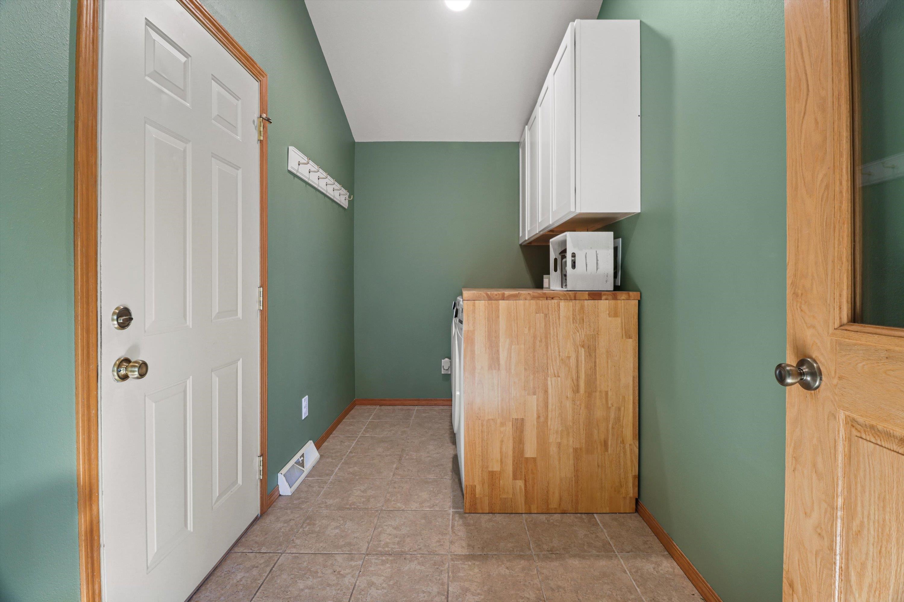 6915 Dominion Drive Madison, WI 53718 - Photo 13 of 36