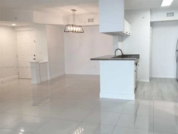 $3,995 | 17100 North Bay Road, Unit 1604, Sunny Isles Beach, FL 33160